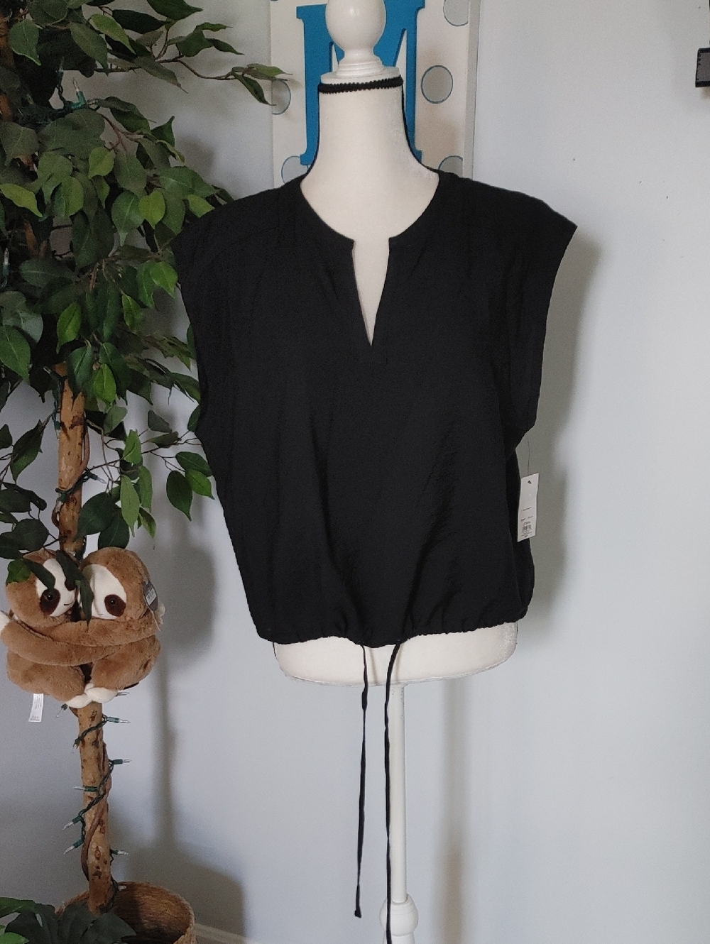 Nine West Sleeveless Drawstring Top L